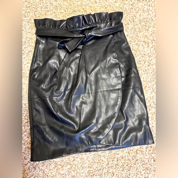 Vici miou muse vegan leather skirt - Picture 1 of 3